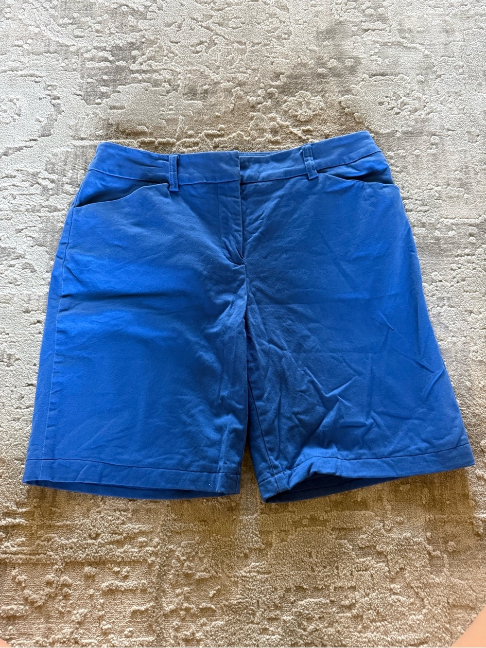 Jones New York sport Women’s Classic Mid-Rise stretch Blue Shorts size 8